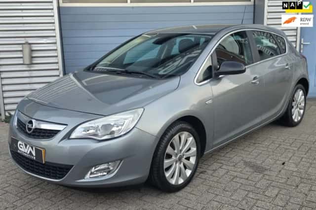 Opel Astra (2011) thumbnail 1