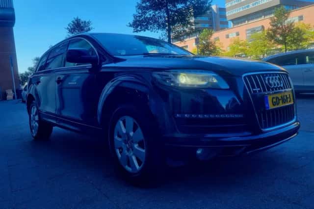Audi Q7 (2010) thumbnail 6