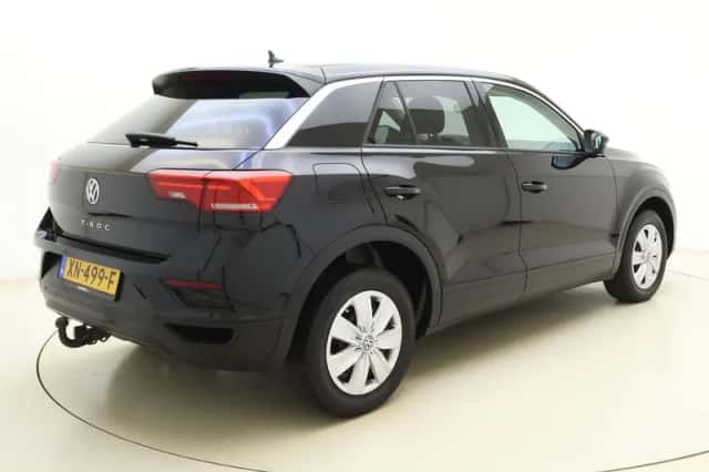 Volkswagen T-Roc (2018) thumbnail 2