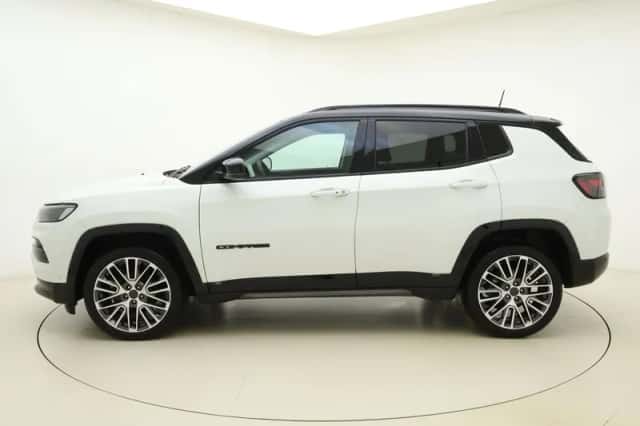Jeep Compass (2024) thumbnail 5