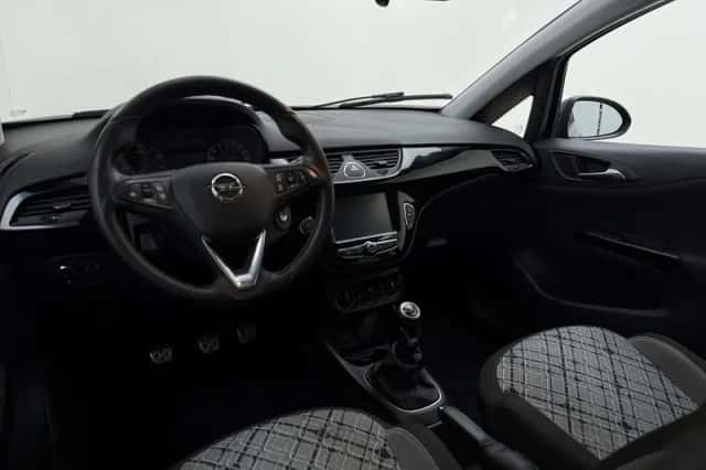Opel Corsa (2017) thumbnail 3
