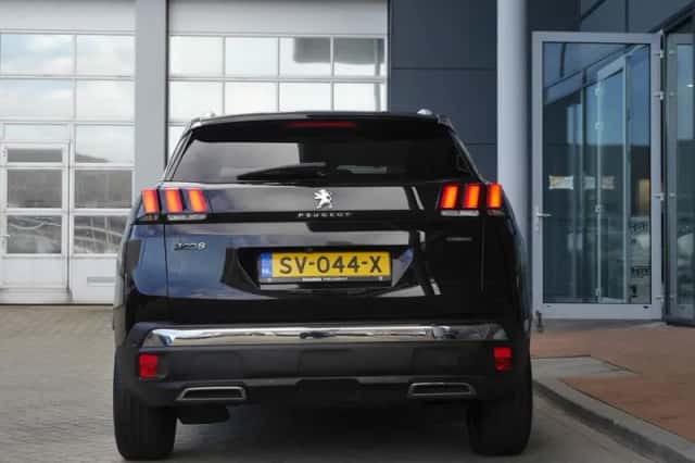 Peugeot 3008 (2018) thumbnail 5