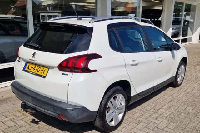 Peugeot 2008 (2017) thumbnail 6
