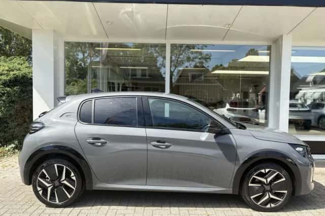 Peugeot 208 (2024) thumbnail 2