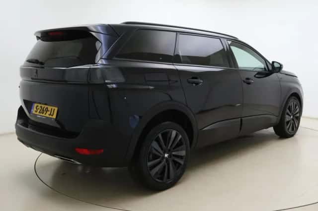 Peugeot 5008 (2023) thumbnail 2