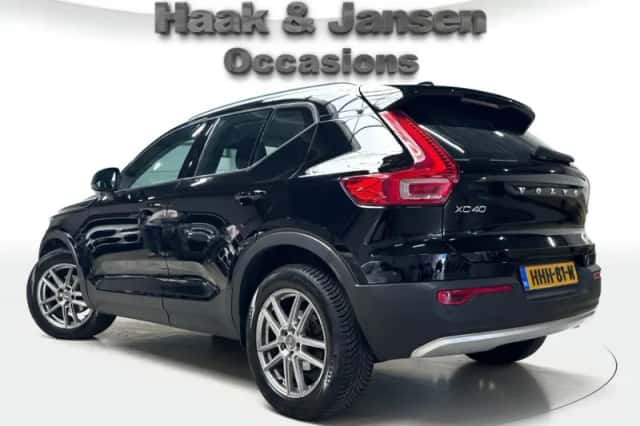 Volvo XC40 (2020) thumbnail 3