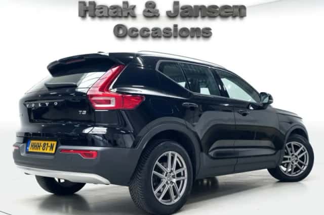 Volvo XC40 (2020) thumbnail 4