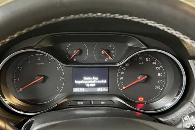 Opel Grandland (2018) thumbnail 5