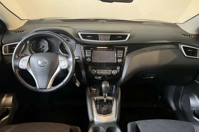 Nissan Qashqai (2016) thumbnail 3