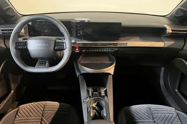 Lancia Ypsilon (2025) thumbnail 3
