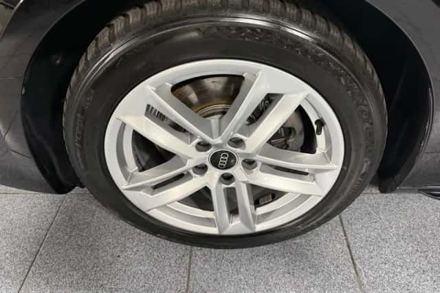 Audi A4 (2023) thumbnail 5
