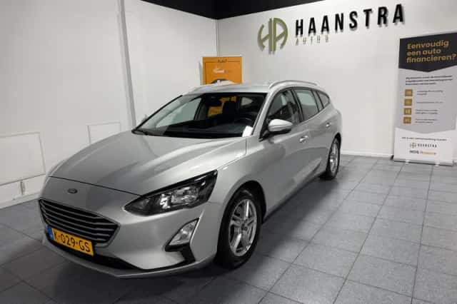 Ford Focus (2021) thumbnail 3