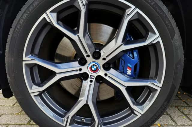 BMW X5 (2023) thumbnail 5