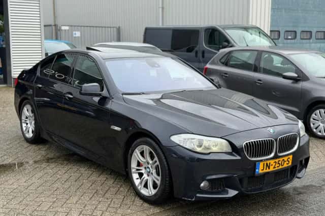 BMW 5-Serie (2011) thumbnail 1