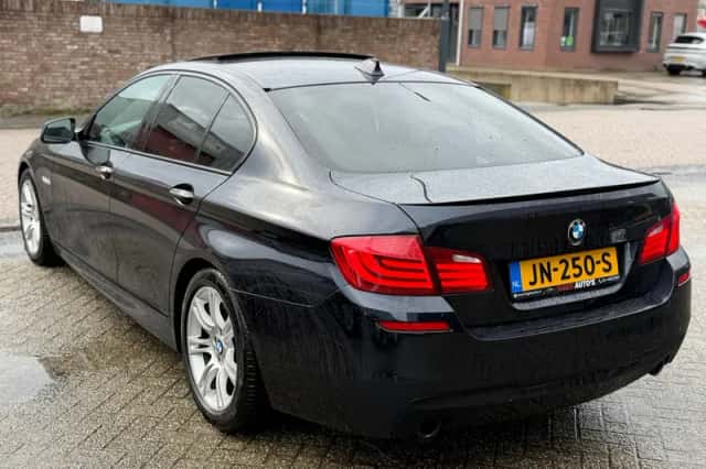 BMW 5-Serie (2011) thumbnail 2