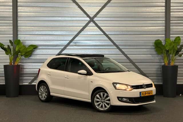 Volkswagen Polo (2014) thumbnail 1
