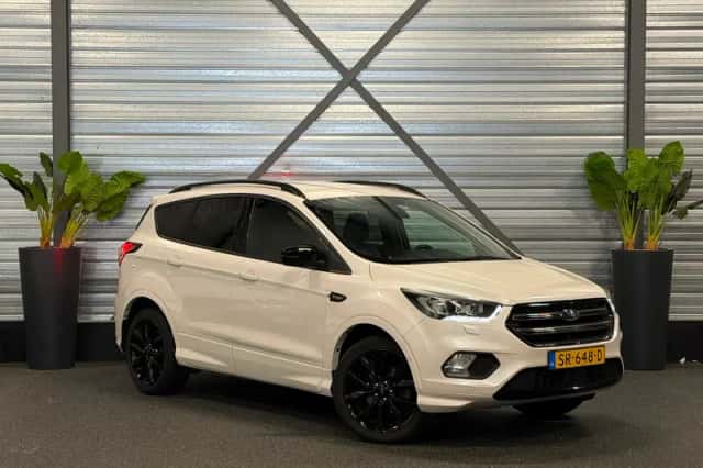 Ford Kuga (2018) thumbnail 1