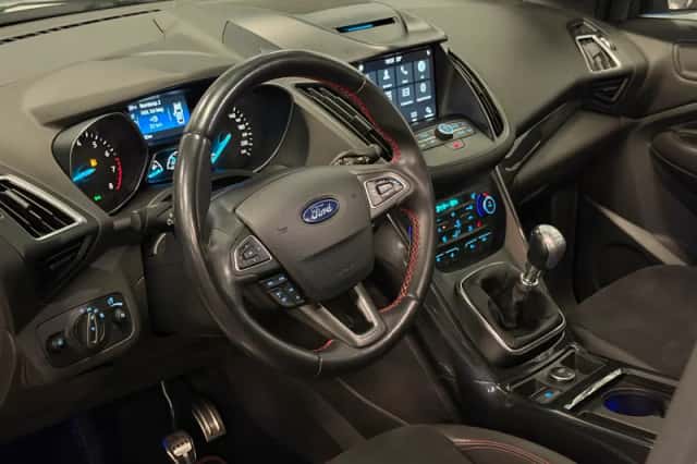 Ford Kuga (2018) thumbnail 2
