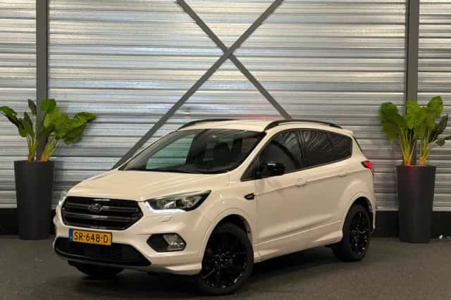 Ford Kuga (2018) thumbnail 3