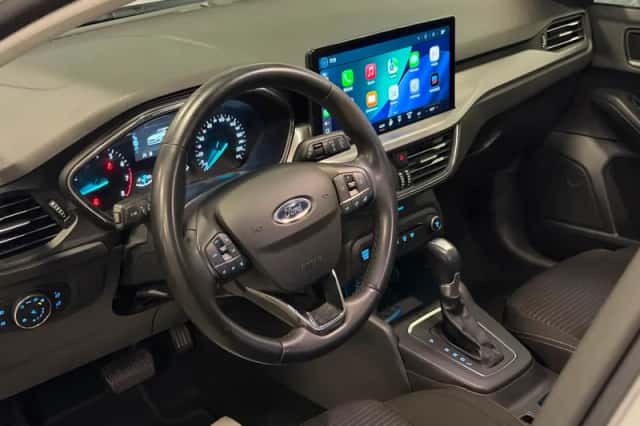 Ford Focus (2023) thumbnail 2