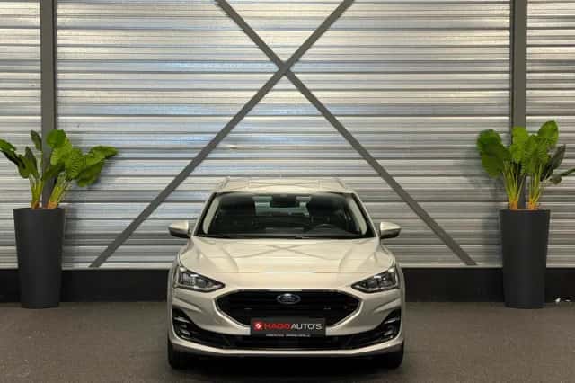 Ford Focus (2023) thumbnail 6