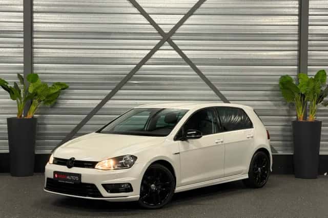 Volkswagen Golf (2015) thumbnail 4