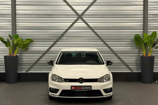 Volkswagen Golf (2015) thumbnail 6