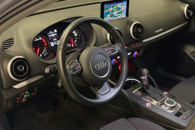 Audi A3 (2014) thumbnail 2