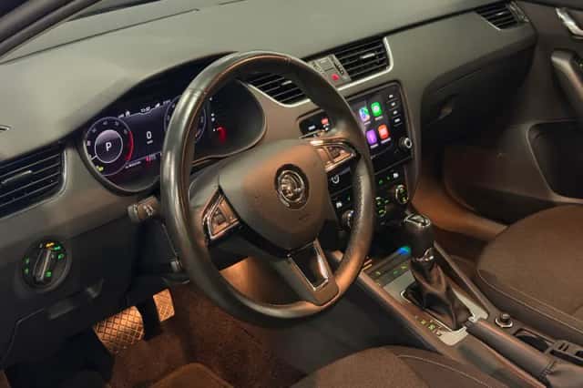 Škoda Octavia (2019) thumbnail 2