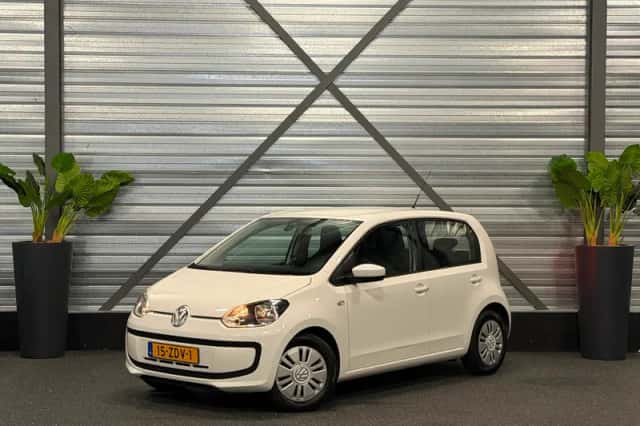 Volkswagen Up! (2012) thumbnail 3