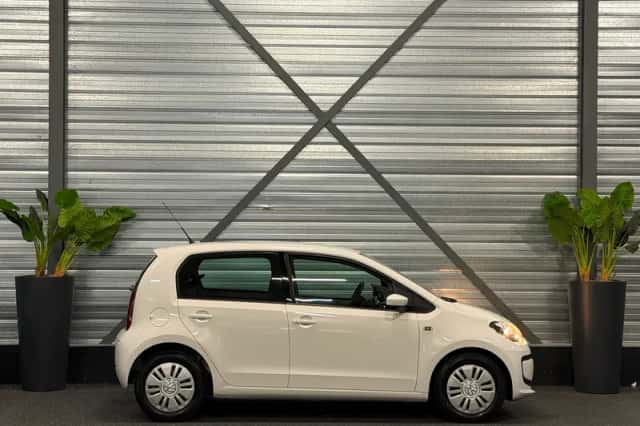 Volkswagen Up! (2012) thumbnail 4