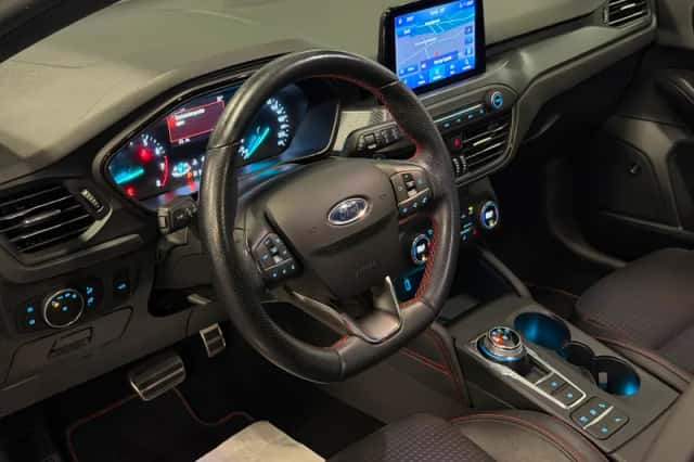 Ford Focus (2019) thumbnail 2