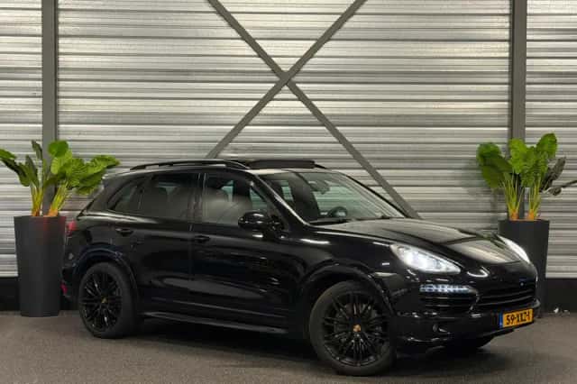 Porsche Cayenne (2012) thumbnail 1
