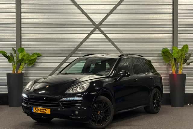Porsche Cayenne (2012) thumbnail 3
