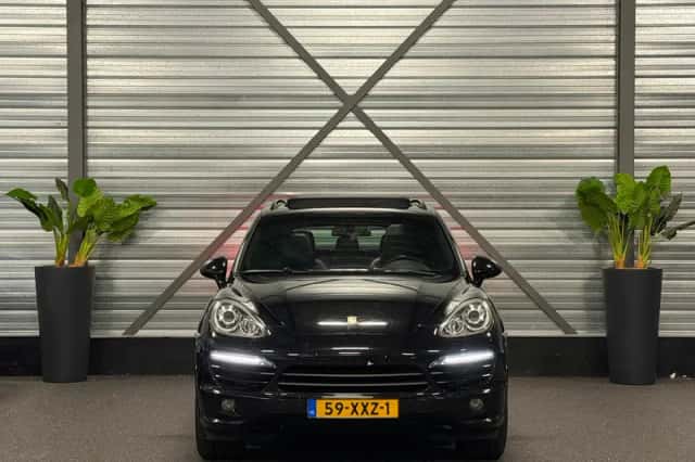 Porsche Cayenne (2012) thumbnail 5