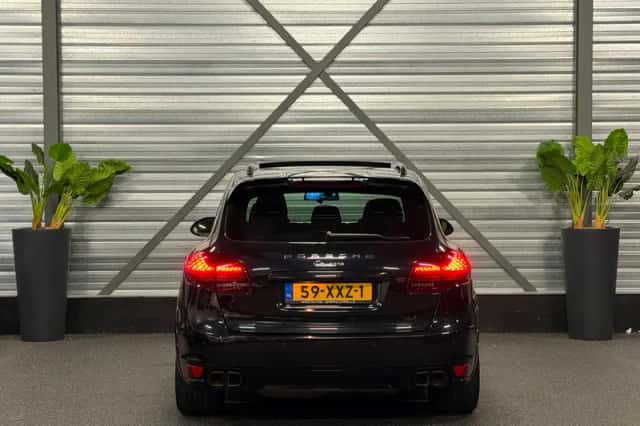 Porsche Cayenne (2012) thumbnail 6
