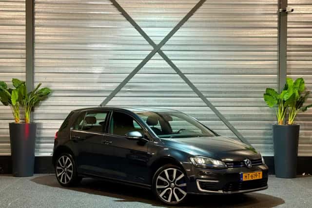 Volkswagen Golf (2015) thumbnail 1