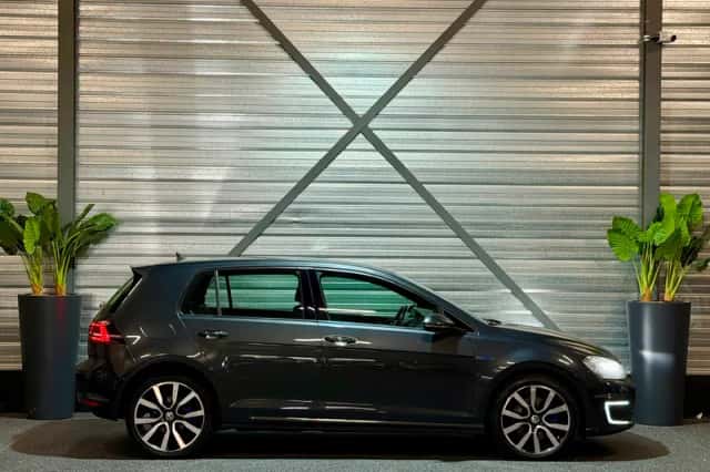 Volkswagen Golf (2015) thumbnail 4