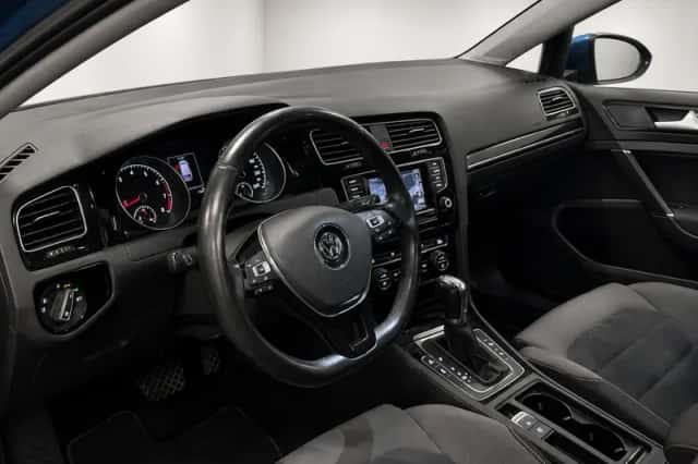 Volkswagen Golf (2014) thumbnail 2