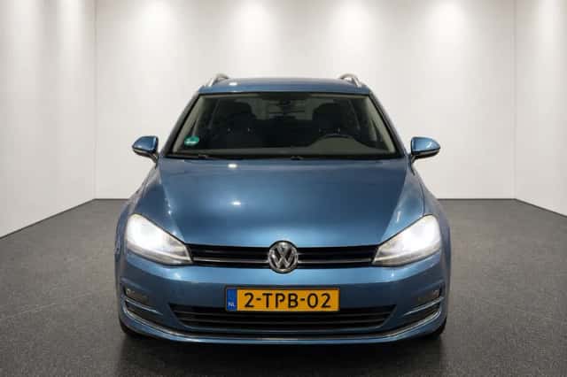 Volkswagen Golf (2014) thumbnail 4