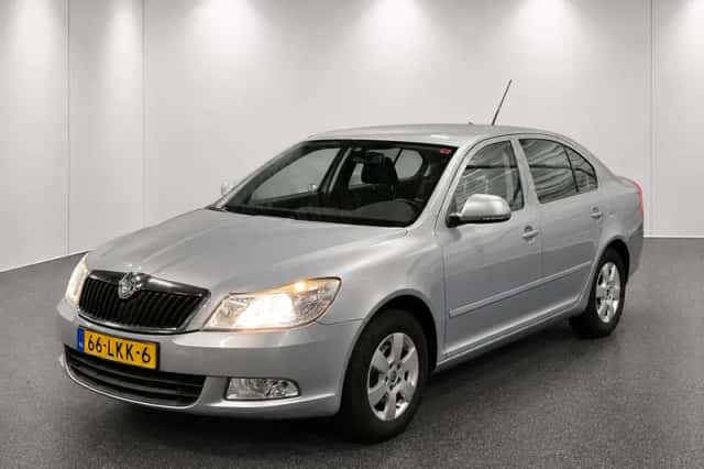 Škoda Octavia (2010) thumbnail 3