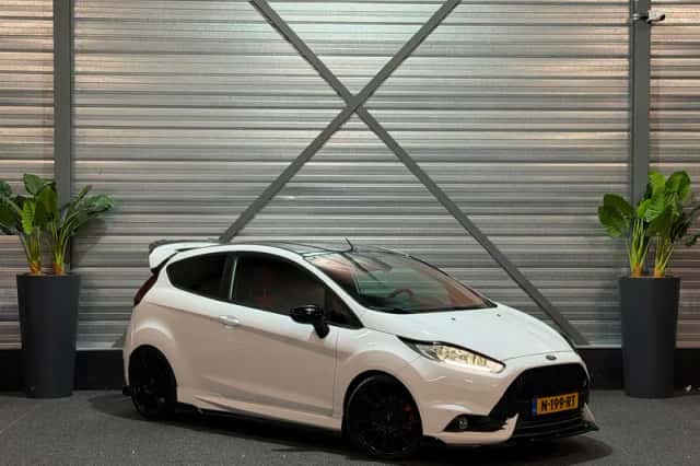 Ford Fiesta (2016) thumbnail 1