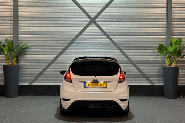 Ford Fiesta (2016) thumbnail 6