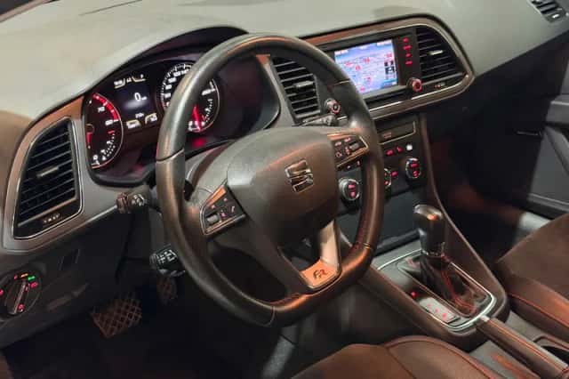 SEAT Leon (2013) thumbnail 2