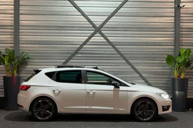 SEAT Leon (2013) thumbnail 4