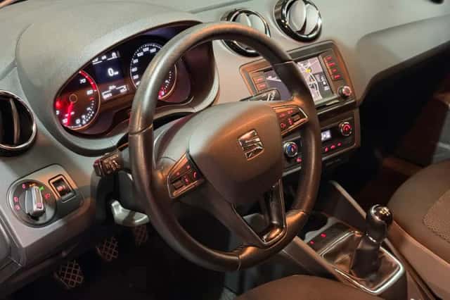 SEAT Ibiza (2016) thumbnail 2