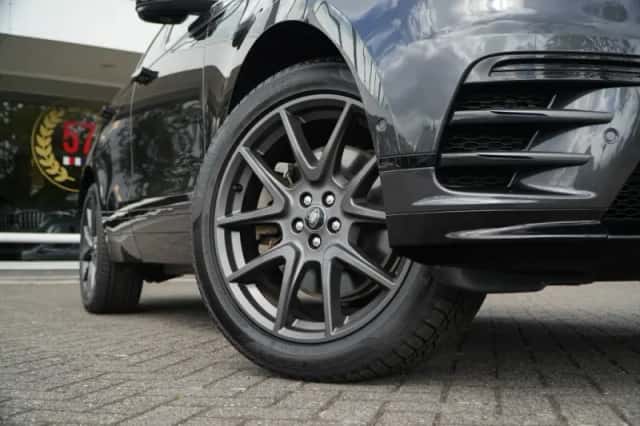Land Rover Range Rover Velar (2025) thumbnail 5