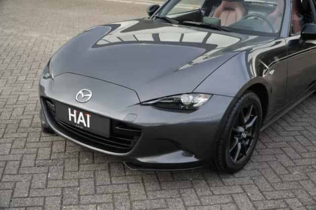 Mazda MX-5 (2018) thumbnail 3