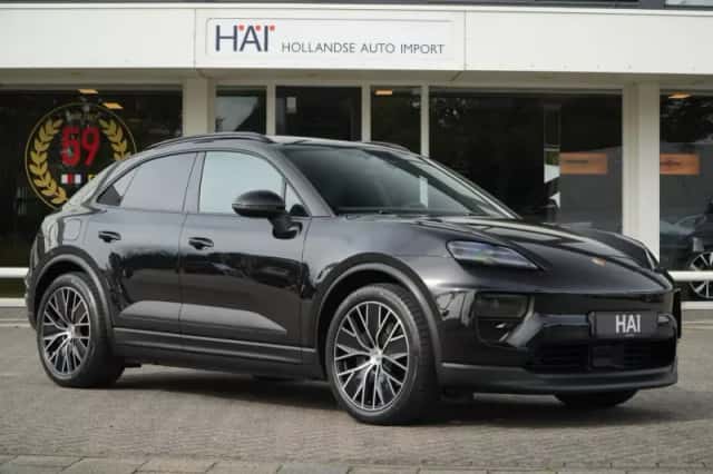 Porsche Macan (2025) thumbnail 4