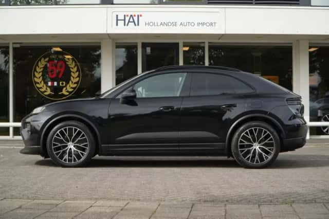 Porsche Macan (2025) thumbnail 6